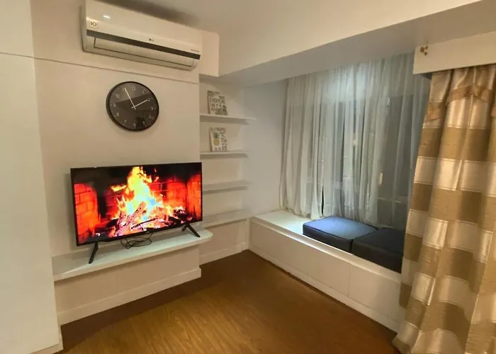 Ecn And Staycation By Victoria Bgc * Manila