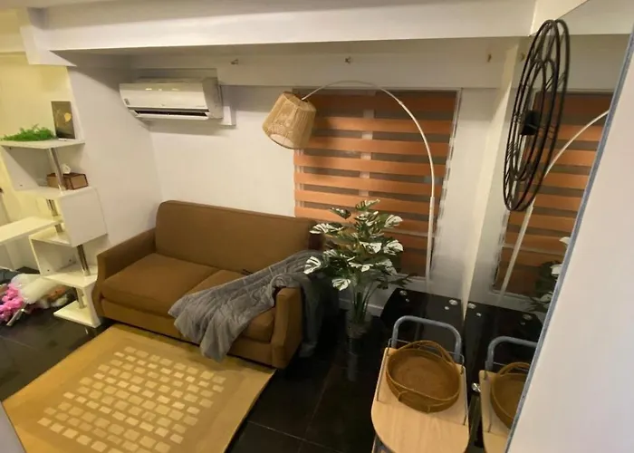 Ecn And Staycation By Victoria Bgc * Manila