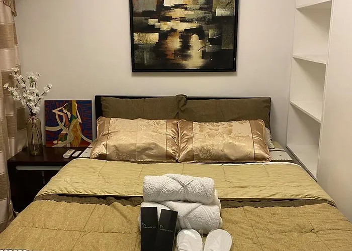 Ecn And Staycation By Victoria Bgc * Manila